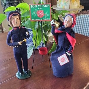 Byers Choice pair Of Salvation Army bell ringers